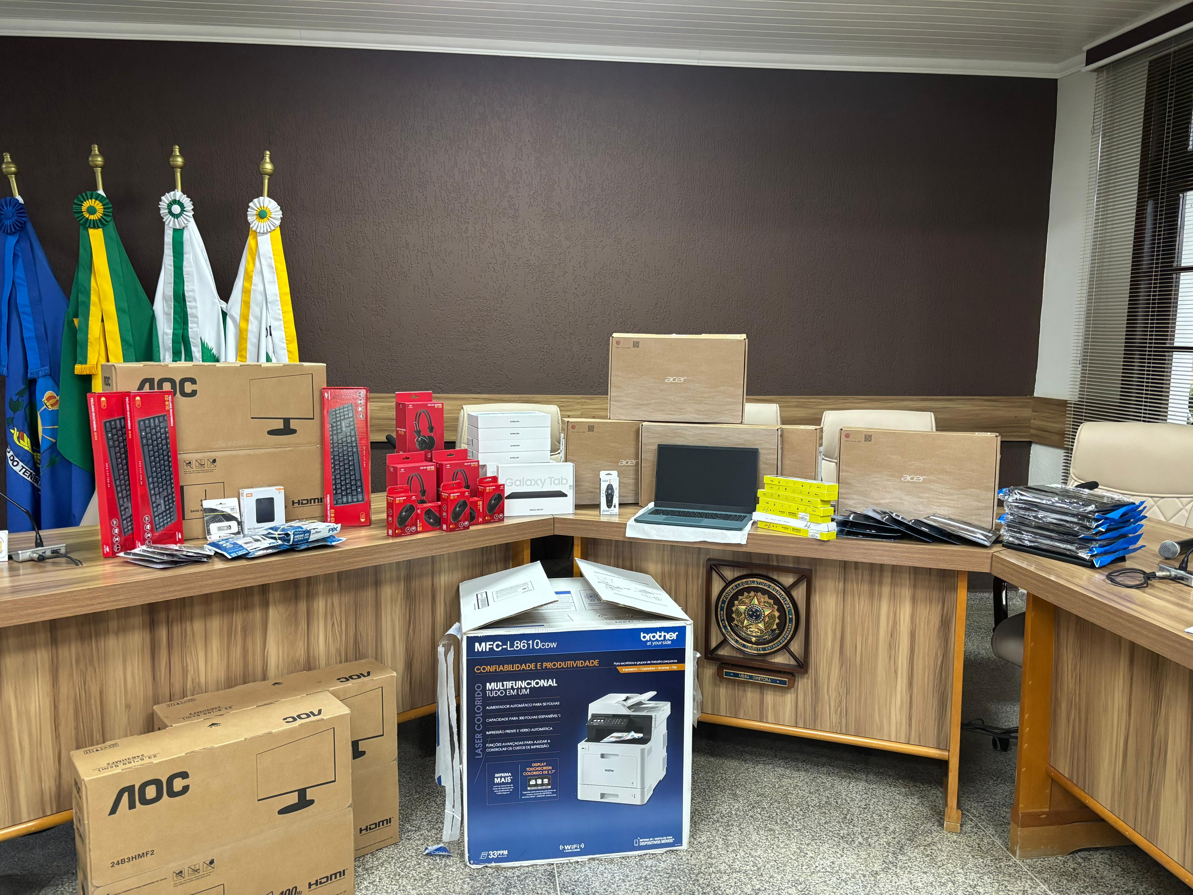 A Câmara de Vereadores realizou recentemente a aquisição de novos equipamentos de informática, marcando um importante passo no processo de modernização e digitalização da instituição.